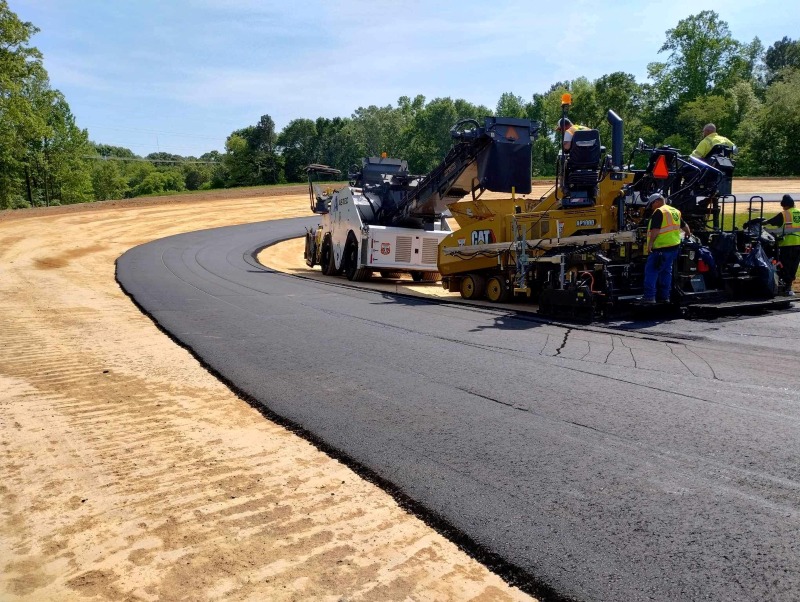 asphalt paving crews produce quality roads